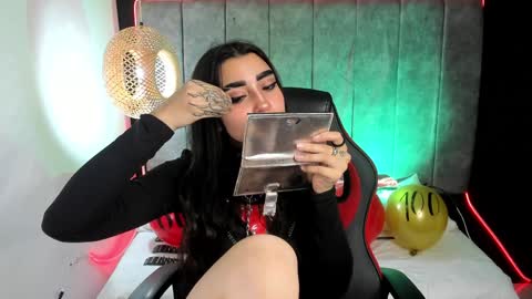 Snapshot of valentina_asmodea chatting on December 3, 2024, 3:09 am VALENTINA online show from December 3, 2024, 3:09 am