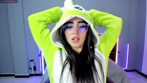 Snapshot of valentina_asmodea chatting on December 17, 2024, 2:12 am VALENTINA online show from December 17, 2024, 2:12 am