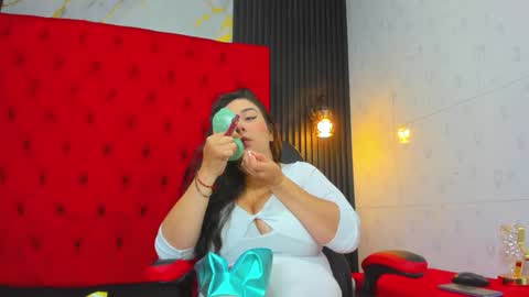 Valentina online show from February 2, 2026, 7:45 pm