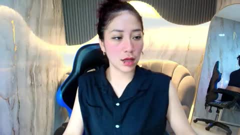 Valentina online show from November 13, 2025, 4:11 am