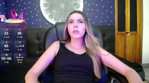 Snapshot of valentina_red18 chatting on May 13, 2026, 8:06 pm Valentina online show from May 13, 2026, 8:06 pm