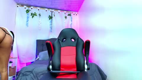 valentina_y_sneiderr online show from June 30, 2026, 11:50 pm