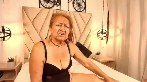 Ana online show from February 10, 2025, 10:19 pm