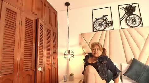 Ana online show from February 11, 2025, 7:16 pm
