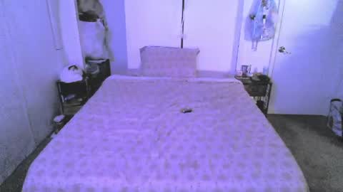 Tina Bates online show from April 21, 2026, 2:51 am