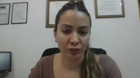 valentinaseleni24 online show from October 17, 2025, 7:05 pm