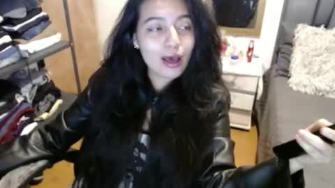 valentinasmith18 online show from January 9, 2026, 12:13 am