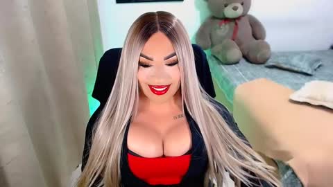 Snapshot of valentinaxqueen chatting on February 15, 2025, 9:04 pm online show from February 15, 2025, 9:04 pm