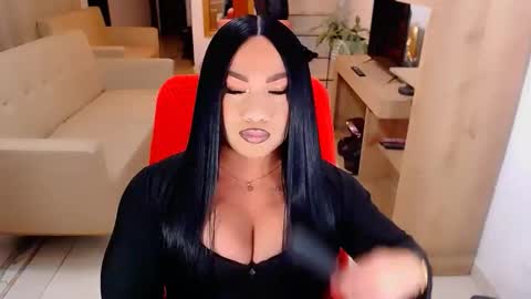 Snapshot of valentinaxqueen chatting on October 19, 2025, 11:16 pm online show from October 19, 2025, 11:16 pm