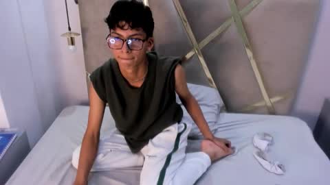 valentino lux online show from November 14, 2025, 10:18 pm