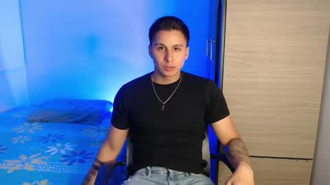 VALENTINO online show from November 13, 2025, 7:13 pm