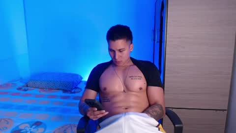 Snapshot of valentinosex_1 chatting on April 28, 2026, 12:31 am VALENTINO online show from April 28, 2026, 12:31 am