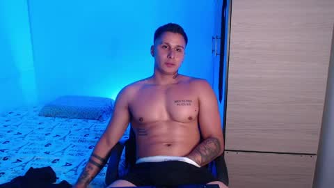 Snapshot of valentinosex_1 chatting on May 12, 2026, 12:08 am VALENTINO online show from May 12, 2026, 12:08 am
