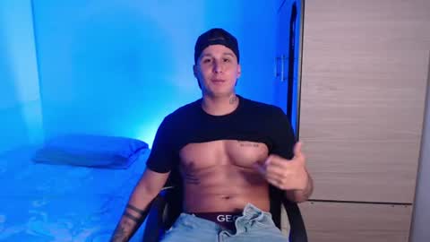 Snapshot of valentinosex_1 chatting on July 15, 2026, 9:53 pm VALENTINO online show from July 15, 2026, 9:53 pm