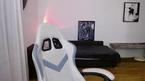 Snapshot of valents_cherry chatting on October 15, 2025, 5:24 pm Valentina online show from October 15, 2025, 5:24 pm