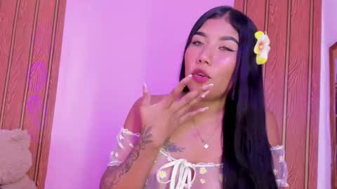Snapshot of valenttina_narvaez chatting on April 25, 2026, 3:53 pm vale online show from April 25, 2026, 3:53 pm