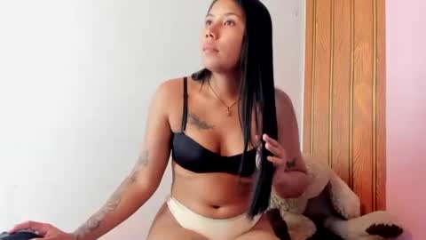 Snapshot of valenttina_narvaez chatting on May 15, 2026, 2:35 pm vale online show from May 15, 2026, 2:35 pm