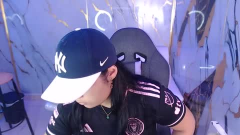 valeri_harpers4 online show from September 9, 2025, 12:15 pm