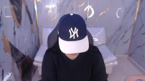 valeri_harpers4 online show from September 19, 2025, 7:03 pm