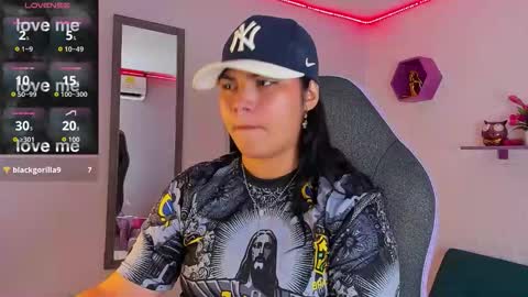 valeri_harpers4 online show from October 7, 2025, 1:14 am