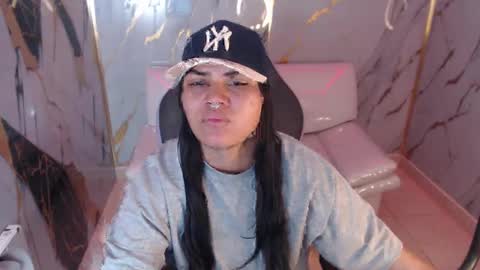 valeri_harpers4 online show from November 11, 2025, 2:39 pm