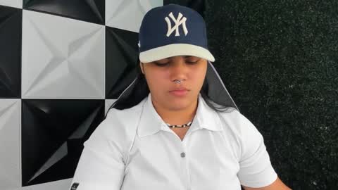 valeri_harpers4 online show from March 21, 2026, 4:28 am