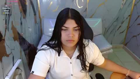 valeri_harpers4 online show from April 9, 2026, 5:18 am