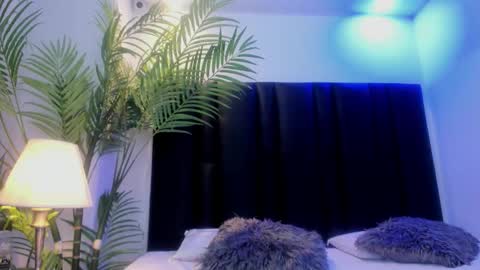valeri_tafur online show from September 18, 2025, 11:01 am