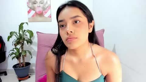 valeria_miller69 online show from October 22, 2025, 2:06 pm