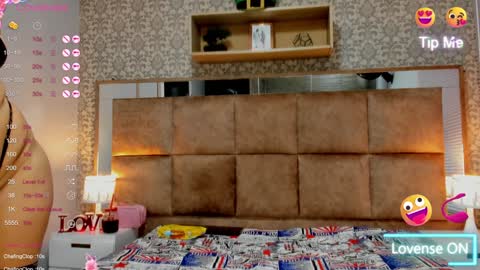 Costume lover online show from January 31, 2025, 3:52 am