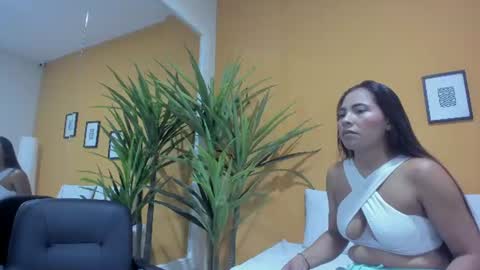 Snapshot of valeria_rua chatting on June 25, 2026, 11:04 am valeria_rua online show from June 25, 2026, 11:04 am
