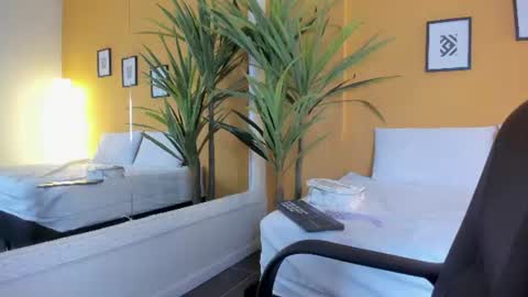 Snapshot of valeria_rua chatting on July 4, 2026, 10:54 am valeria_rua online show from July 4, 2026, 10:54 am
