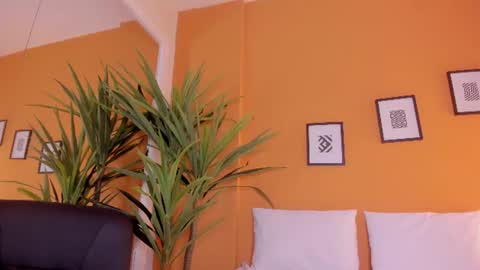 Snapshot of valeria_rua chatting on July 5, 2026, 11:06 am valeria_rua online show from July 5, 2026, 11:06 am