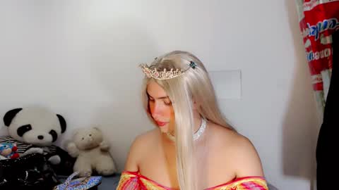valeriagill_ online show from September 24, 2025, 11:08 pm