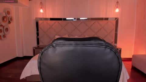 Valeria online show from November 4, 2025, 3:49 am