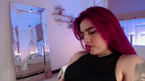 Snapshot of valerie__miller_ chatting on November 17, 2025, 10:37 pm Valerie online show from November 17, 2025, 10:37 pm