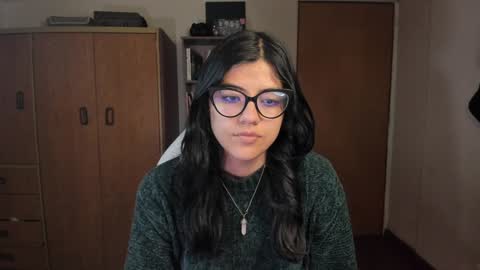 Snapshot of valerie__sky chatting on January 8, 2025, 3:29 am Val online show from January 8, 2025, 3:29 am