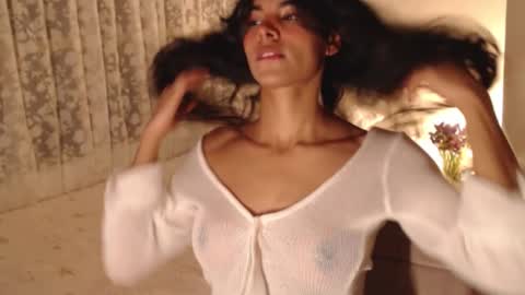 valerie_dreams online show from November 29, 2025, 3:53 am