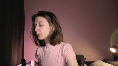 Kristi moony online show from April 19, 2026, 7:16 pm