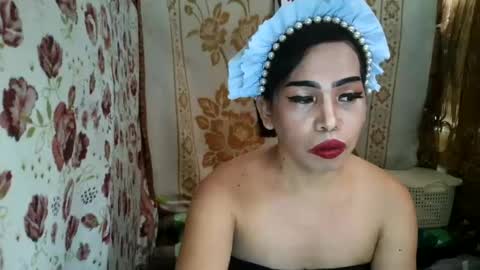 Snapshot of valerie_sensual chatting on July 25, 2026, 2:31 am valerie_sensual online show from July 25, 2026, 2:31 am