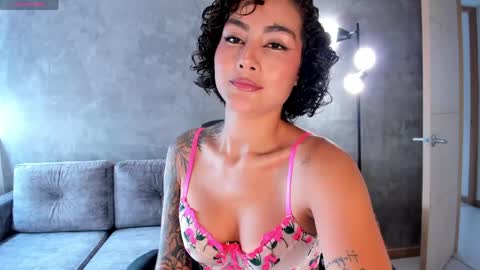  call me Val  online show from April 7, 2026, 4:51 pm