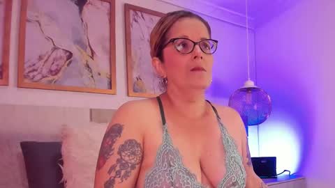 Snapshot of valeriefoxx chatting on March 6, 2025, 12:19 pm Valeria online show from March 6, 2025, 12:19 pm