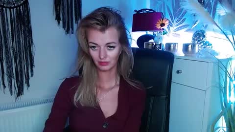 Valerie  online show from December 30, 2024, 8:58 pm