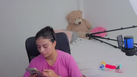 Juli C online show from April 10, 2026, 1:44 am