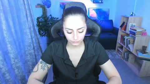 Snapshot of valeriiemills chatting on April 2, 2026, 1:53 pm Valerie online show from April 2, 2026, 1:53 pm