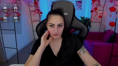 Snapshot of valeriiemills chatting on April 13, 2026, 3:28 pm Valerie online show from April 13, 2026, 3:28 pm