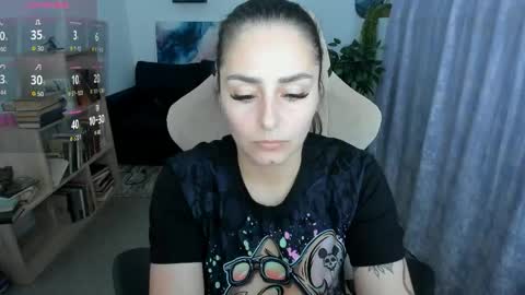 Snapshot of valeriiemills chatting on May 25, 2026, 2:34 pm Valerie online show from May 25, 2026, 2:34 pm
