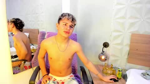 Snapshot of valerius_angel chatting on June 4, 2026, 1:00 am V A L E R I U S online show from June 4, 2026, 1:00 am