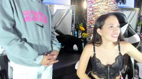 valery_and_dani online show from January 26, 2025, 12:54 pm