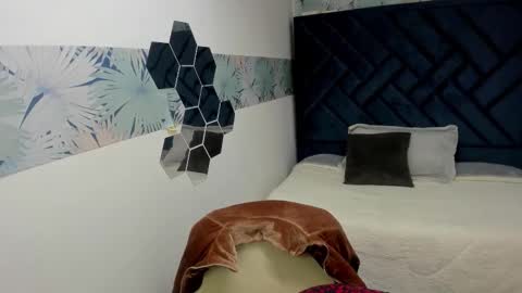 VALERY MORE online show from November 26, 2025, 12:17 pm